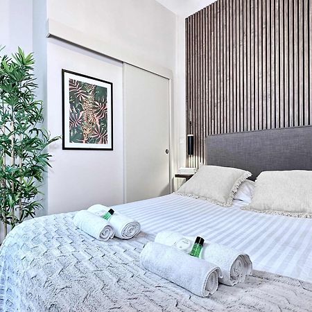 Apartament Renovated Champs-Elysees Retreat Paryż Zewnętrze zdjęcie