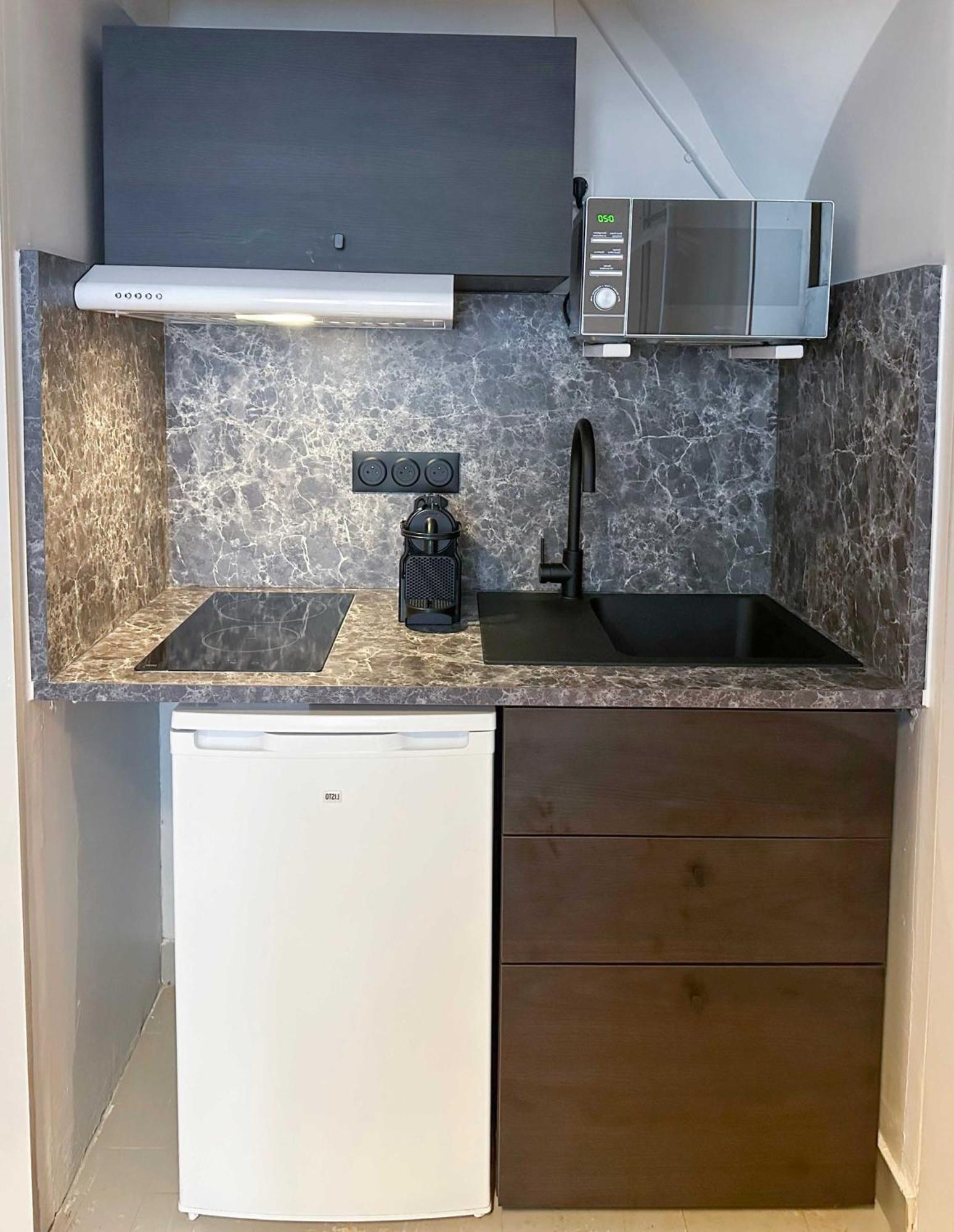 Apartament Renovated Champs-Elysees Retreat Paryż Zewnętrze zdjęcie