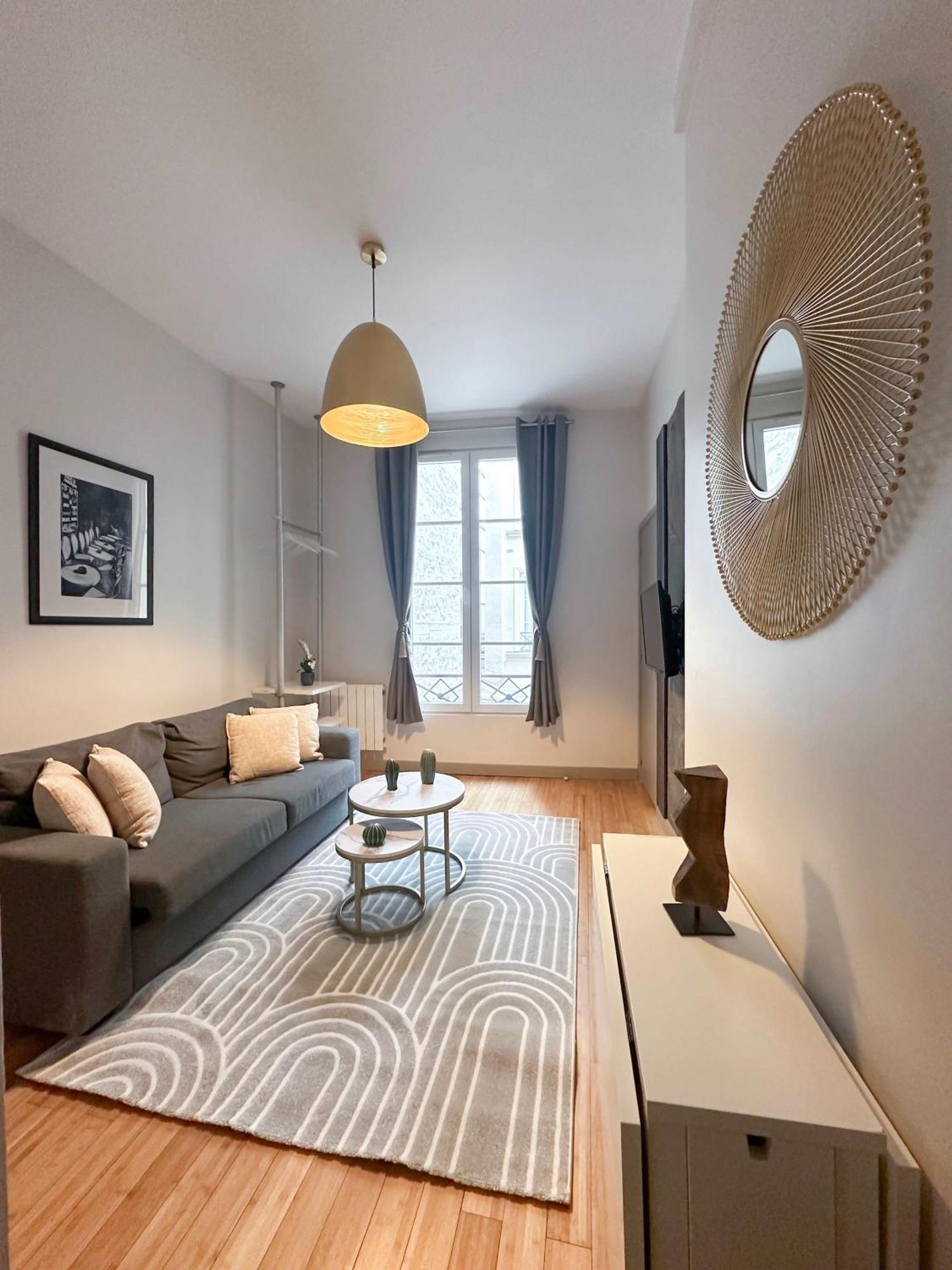 Apartament Renovated Champs-Elysees Retreat Paryż Zewnętrze zdjęcie